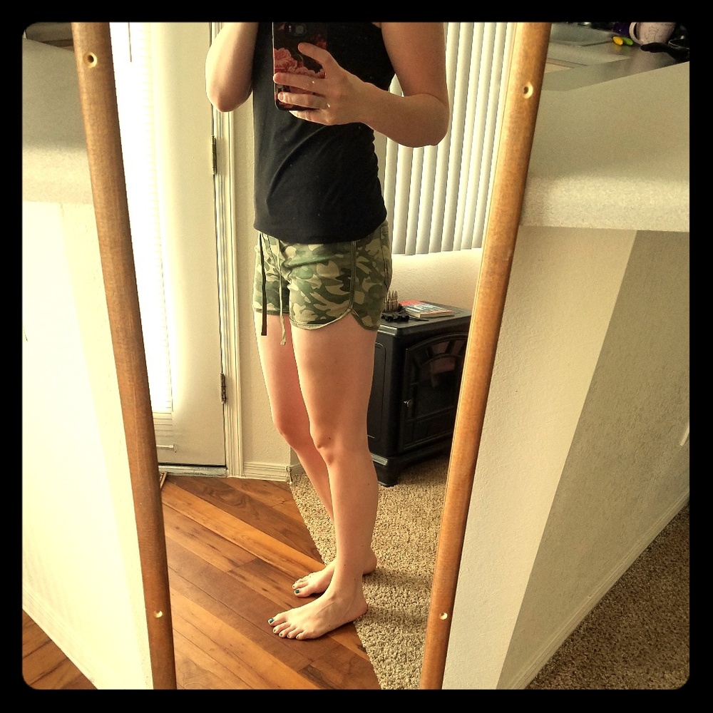 Camo print short shorts